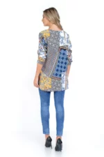 Tunica dreapta, cu despicaturi laterale